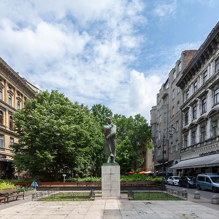 Luxurious Central Apartment In Liszt Ferenc Square Будапешт Экстерьер фото